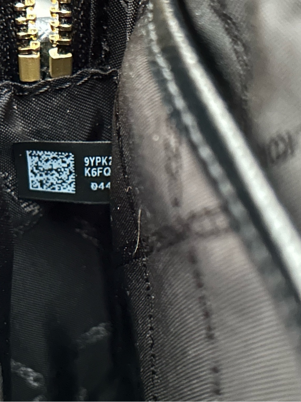 Michael Kors Black Leather Jet Set Santiago Crossbody with Gold Hardware - Picture 8 of 10